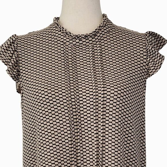 Elle Toupe Patterned Textured Ruffle High Neck Pleated Cap Sleeve Blouse - Picture 4 of 8